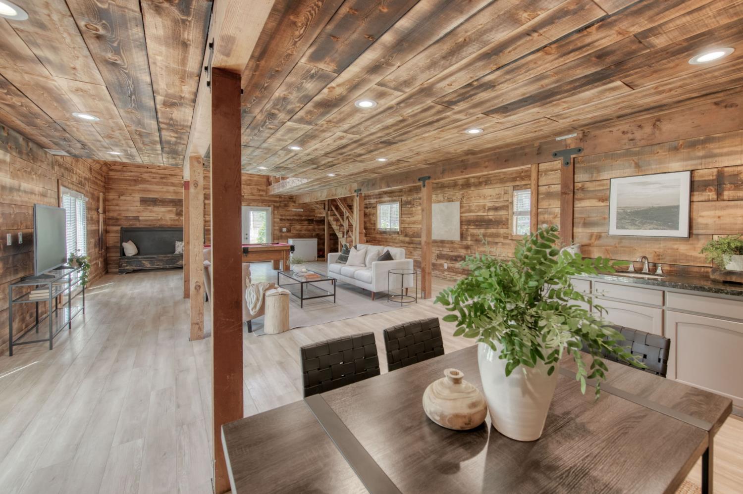 12215 N Friant Rd, Fresno, CA 93730