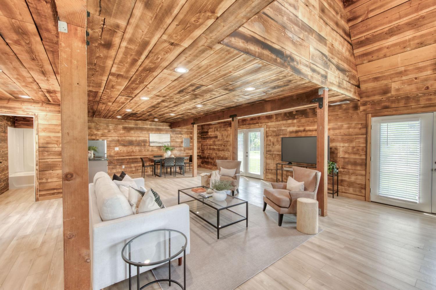 12215 N Friant Rd, Fresno, CA 93730