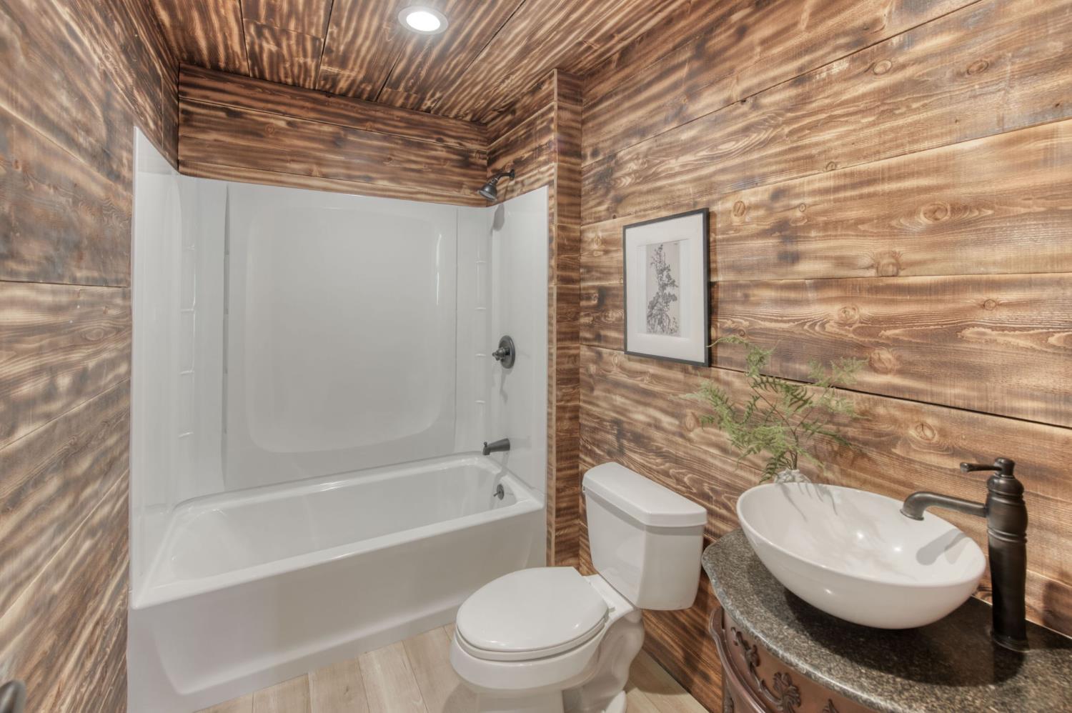 12215 N Friant Rd, Fresno, CA 93730