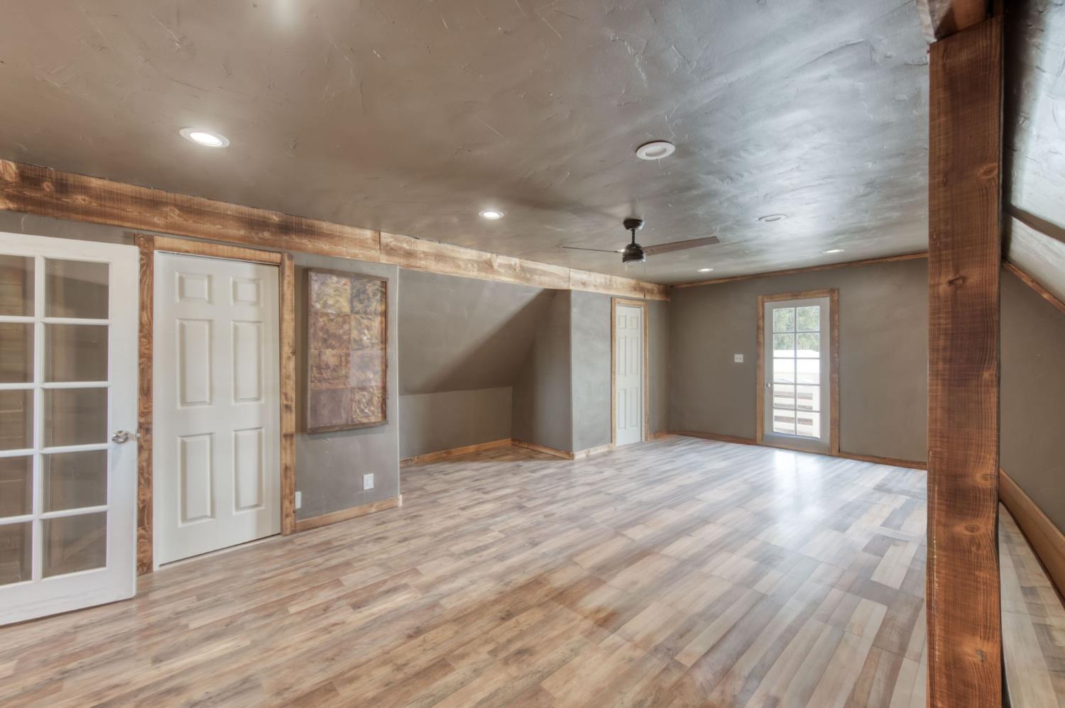 12215 N Friant Rd, Fresno, CA 93730