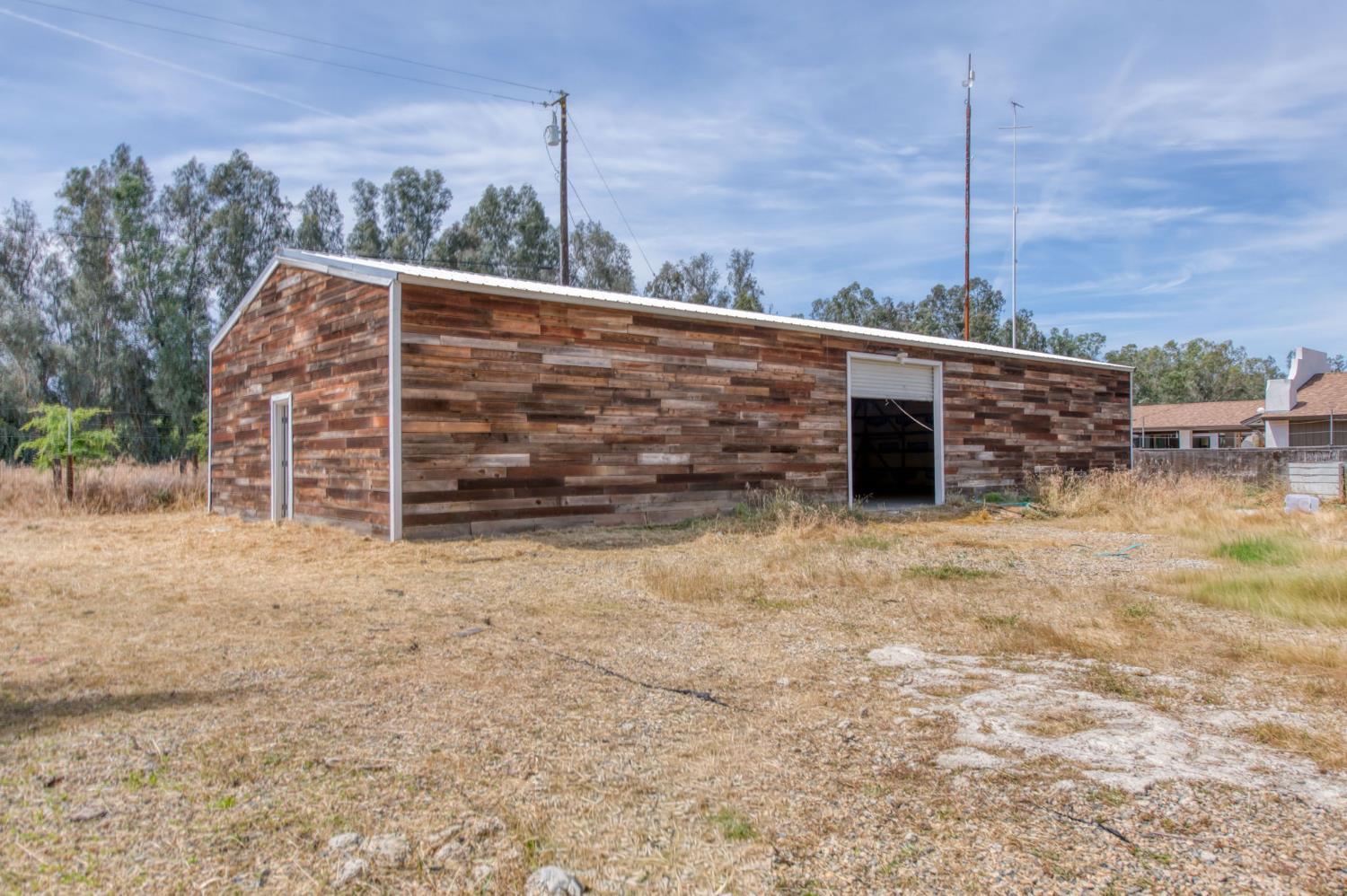 12215 N Friant Rd, Fresno, CA 93730