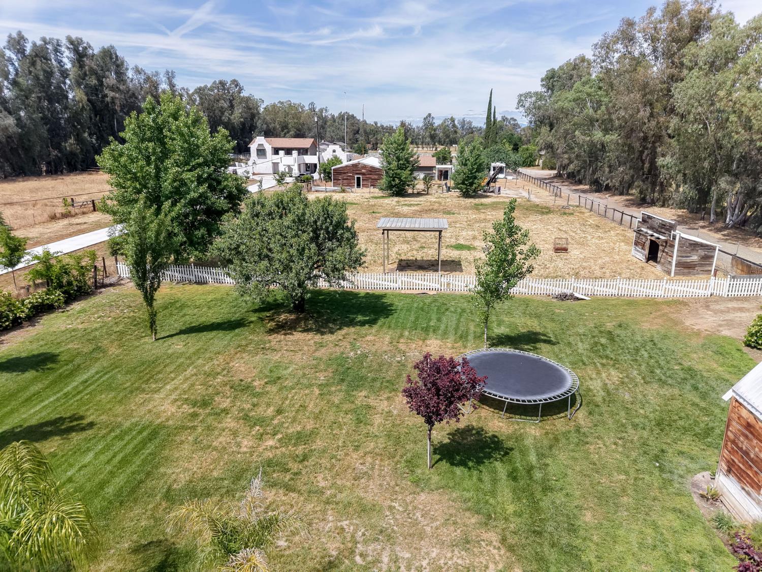 12215 N Friant Rd, Fresno, CA 93730