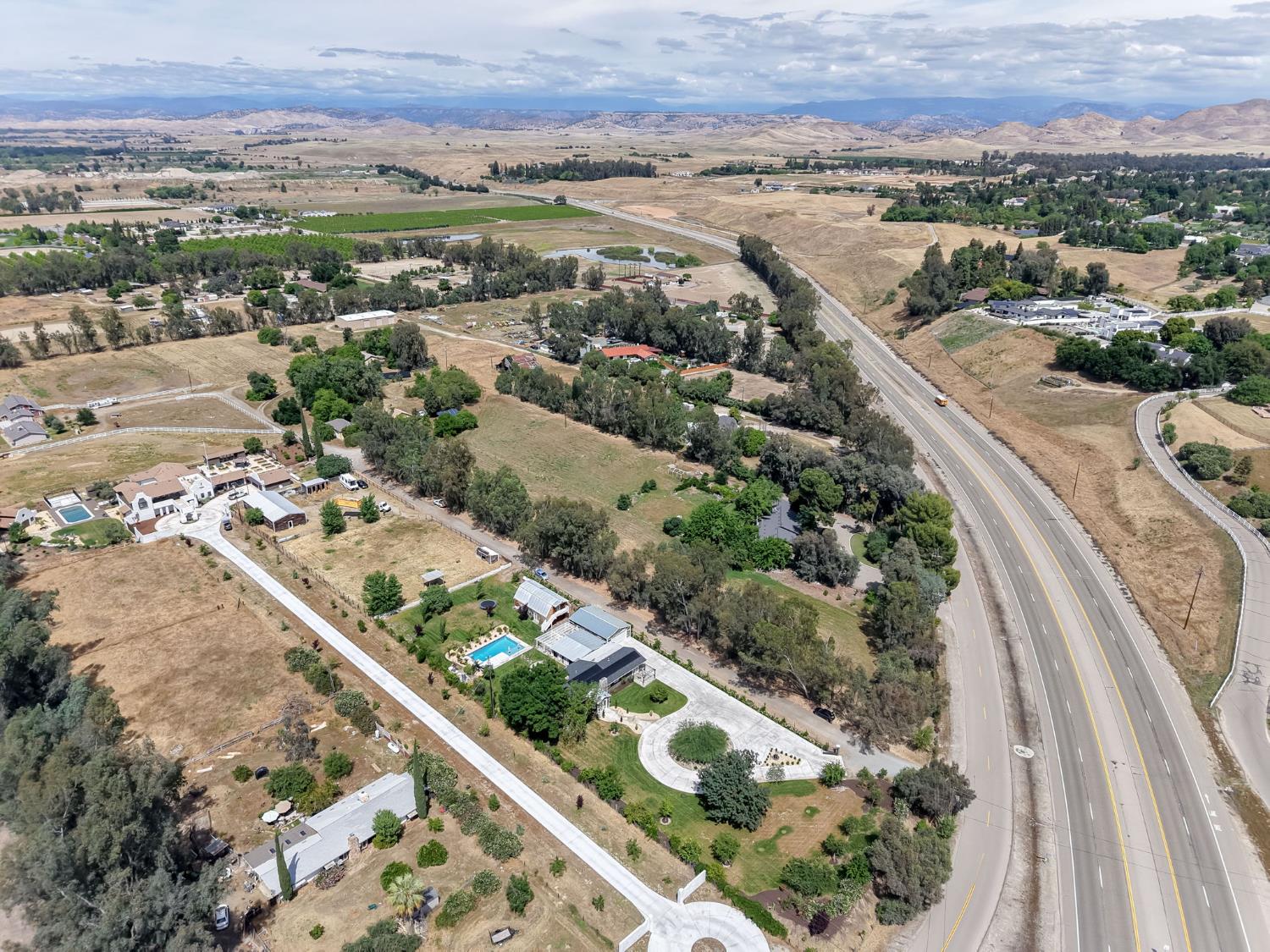 12215 N Friant Rd, Fresno, CA 93730