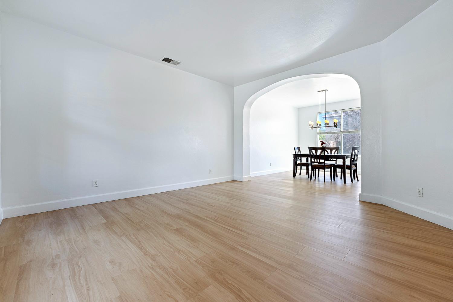 7087 E Fedora Ave E, Fresno, CA 93737