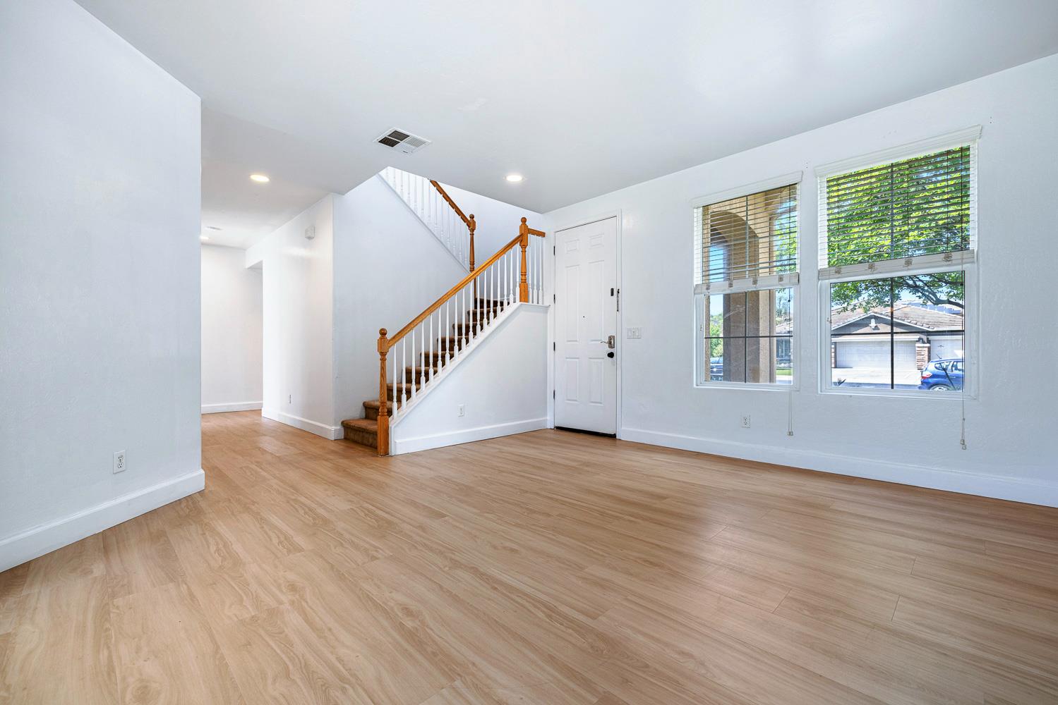 7087 E Fedora Ave E, Fresno, CA 93737