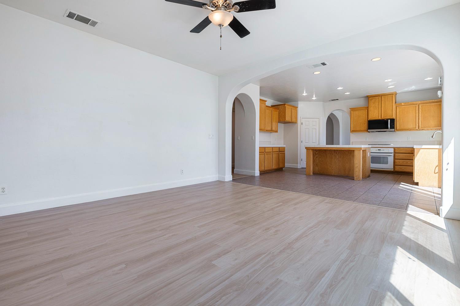 7087 E Fedora Ave E, Fresno, CA 93737