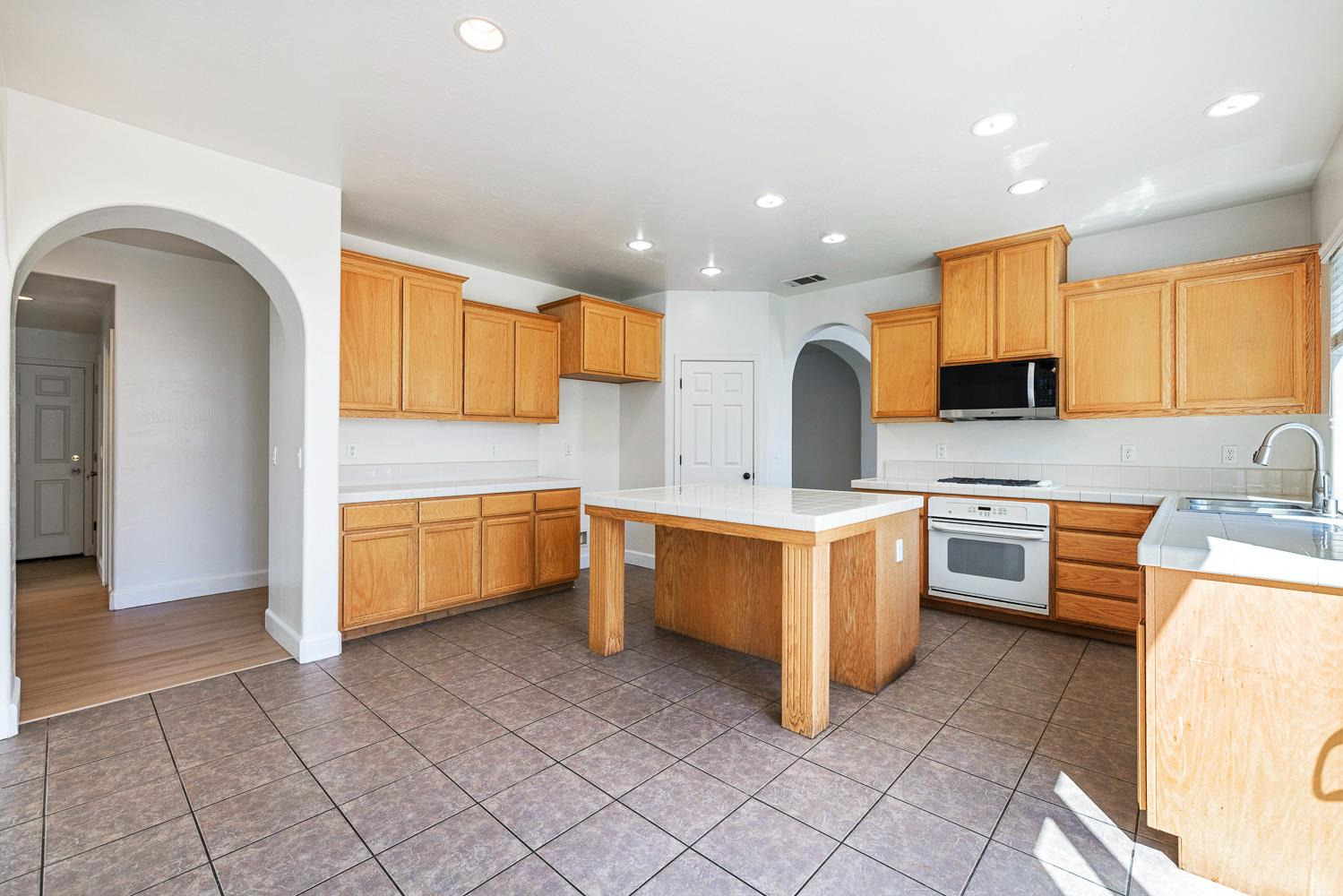 7087 E Fedora Ave E, Fresno, CA 93737