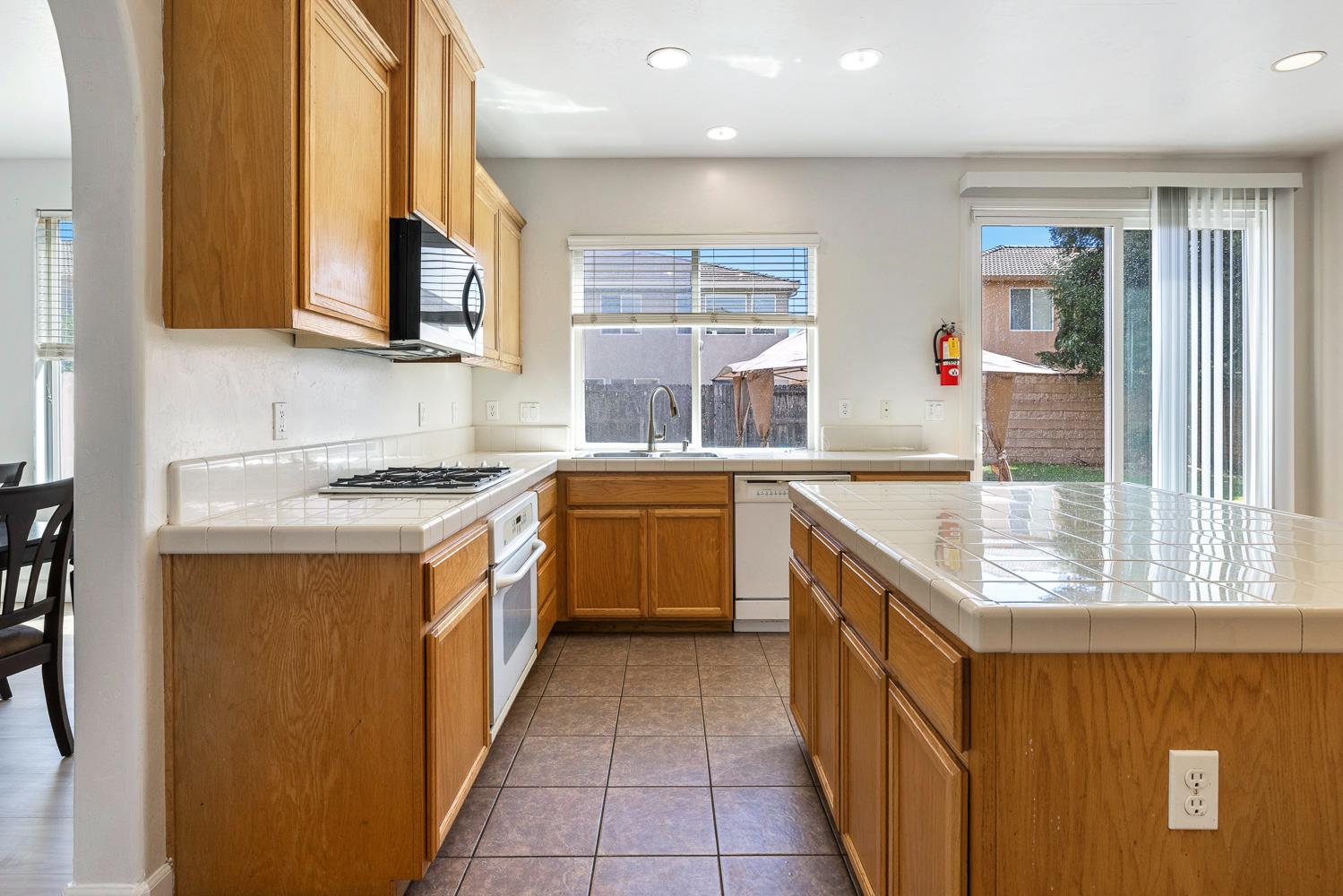 7087 E Fedora Ave E, Fresno, CA 93737