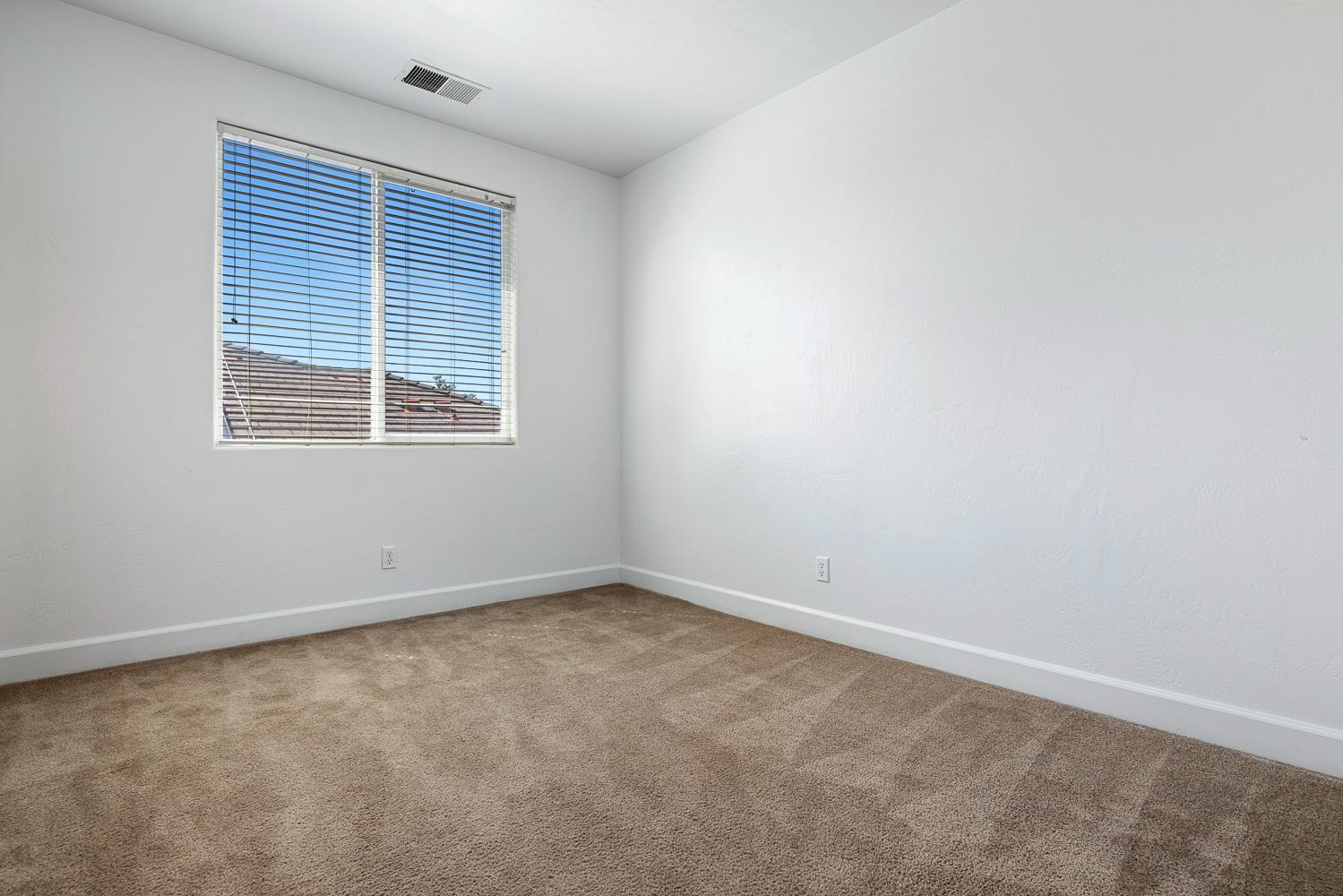 7087 E Fedora Ave E, Fresno, CA 93737