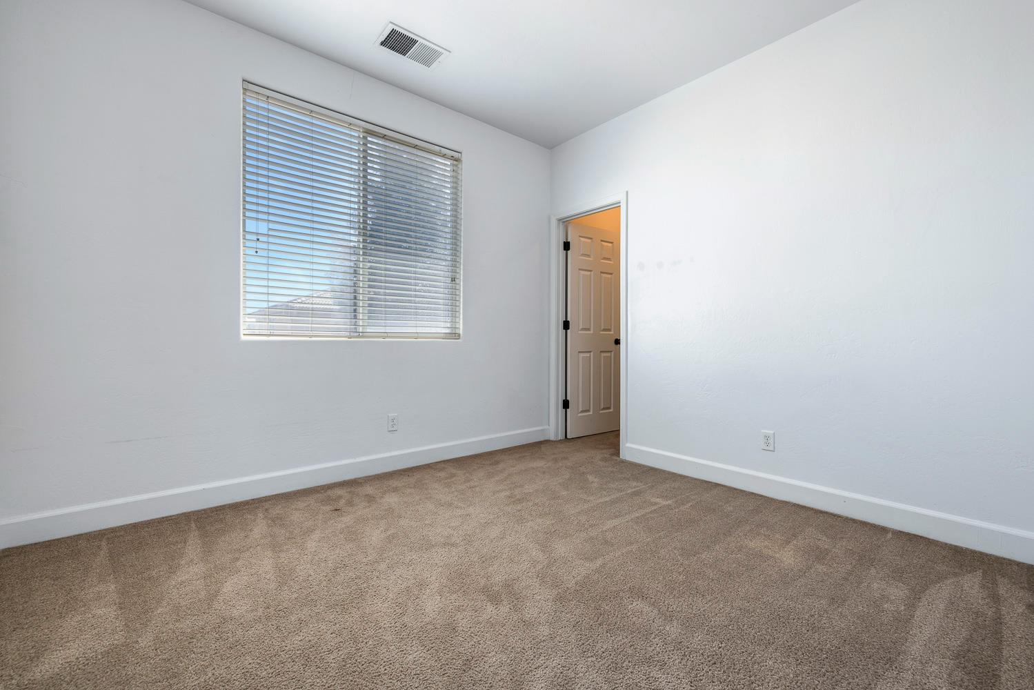 7087 E Fedora Ave E, Fresno, CA 93737