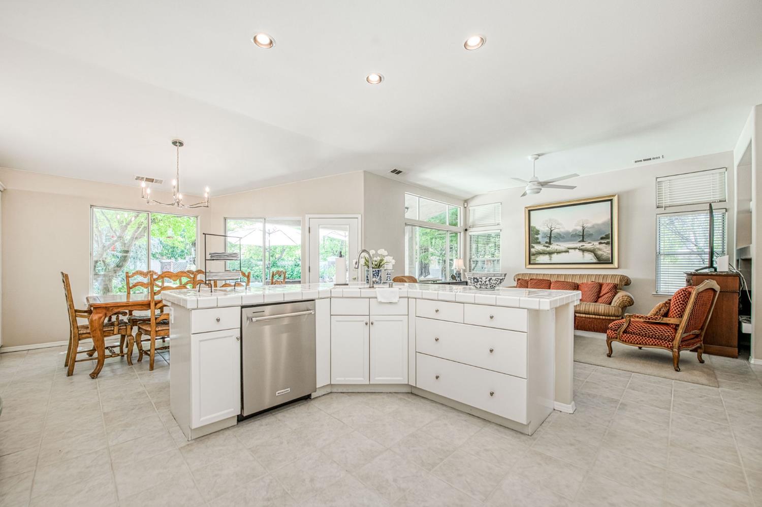 10621 N Pierpont Cir, Fresno, CA 93730