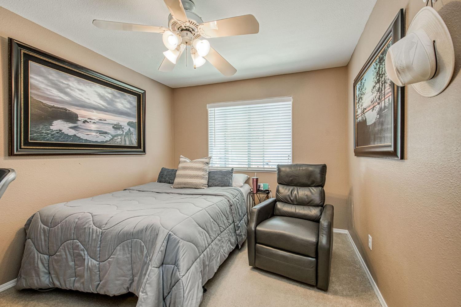 10621 N Pierpont Cir, Fresno, CA 93730