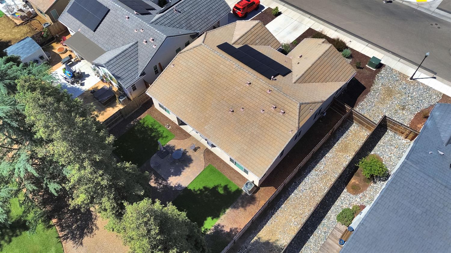 1807 Las Rosas Ave, Clovis, CA 93619