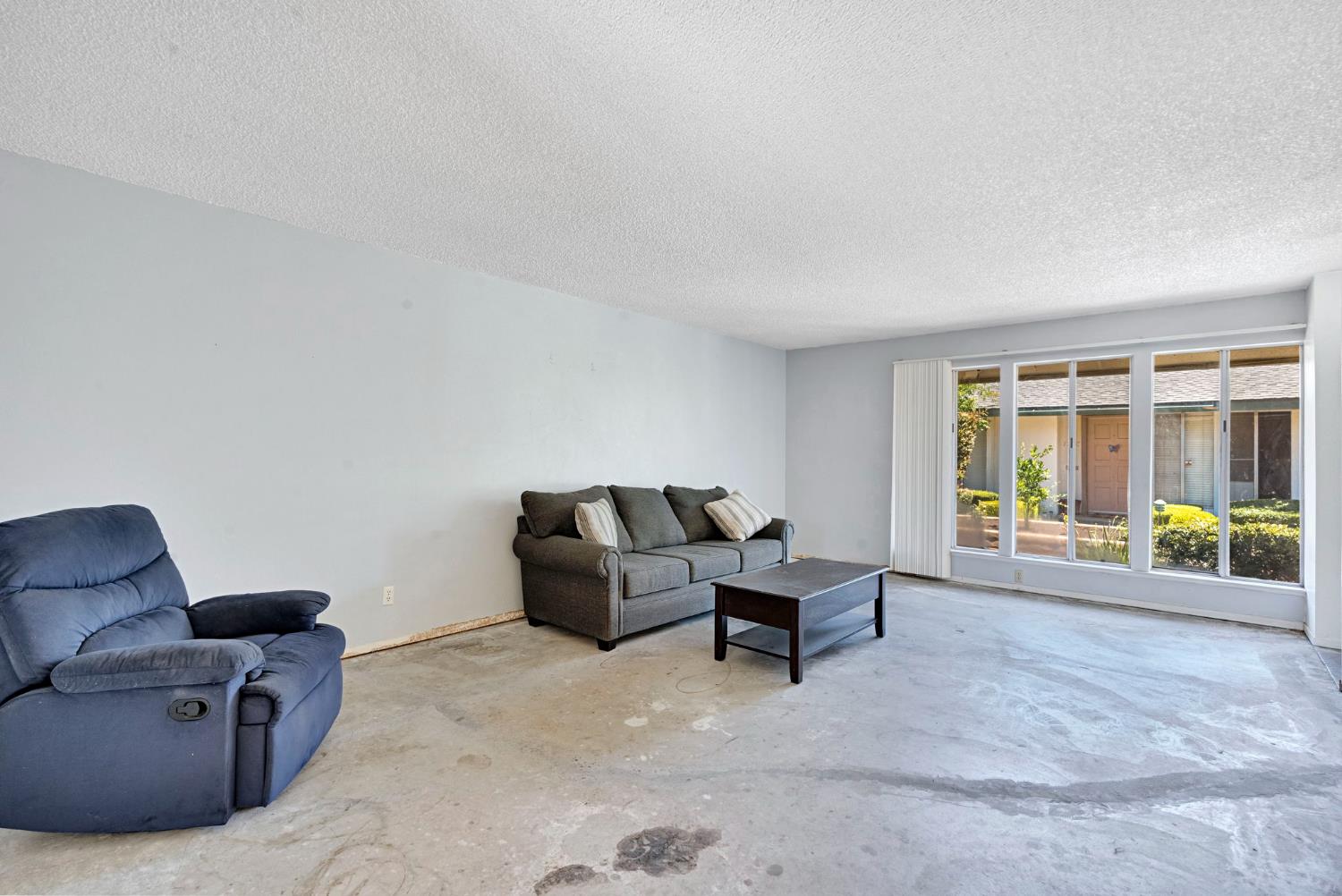 182 W Barstow Ave #A, Fresno, CA 93704