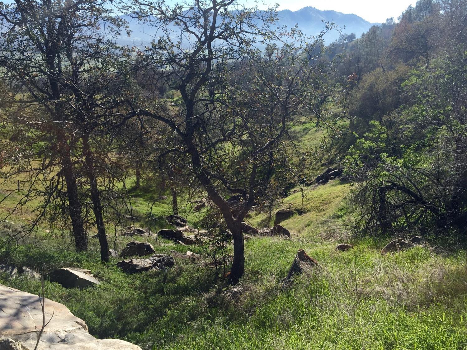 20148 Tollhouse Rd, Clovis, CA 93619