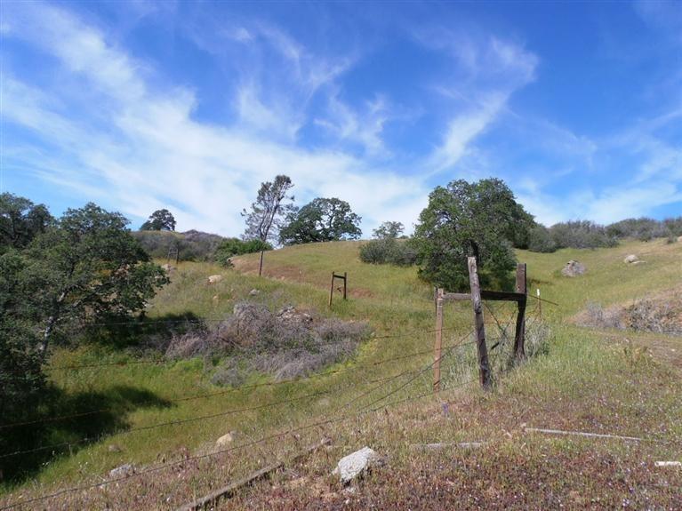 20148 Tollhouse Rd, Clovis, CA 93619