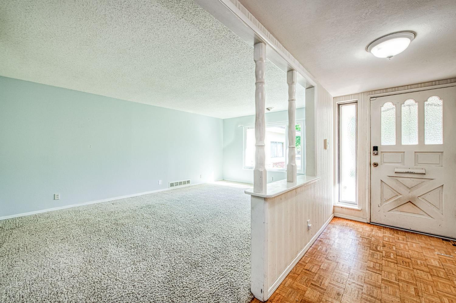 1265 E Portals Ave, Fresno, CA 93710