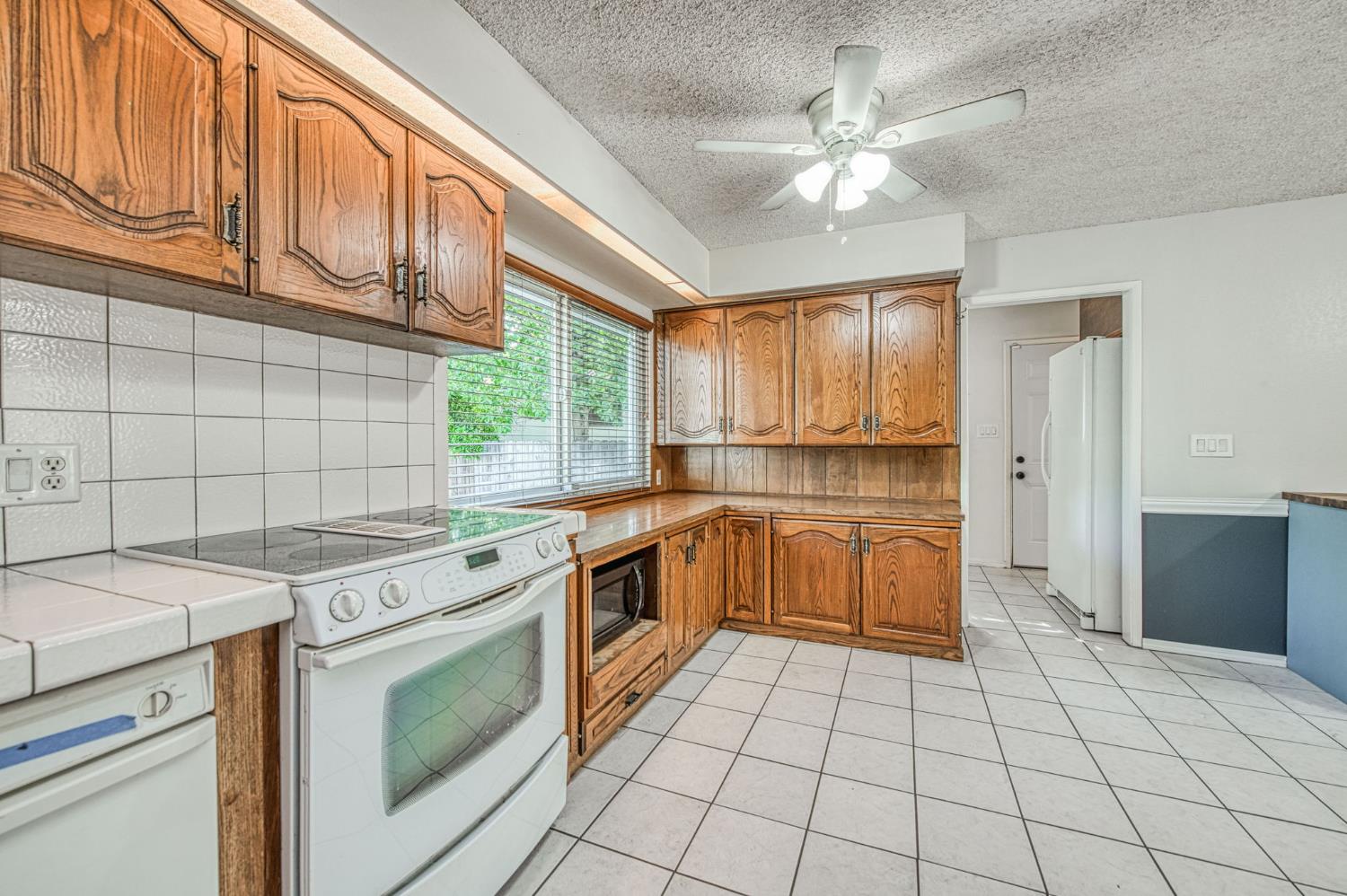 1265 E Portals Ave, Fresno, CA 93710