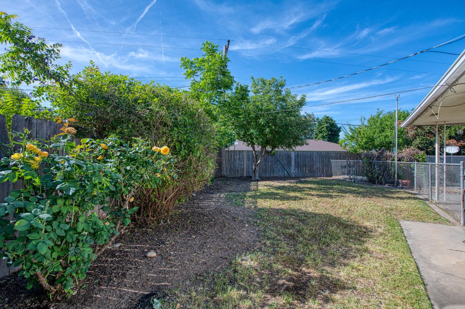 1265 E Portals Ave, Fresno, CA 93710