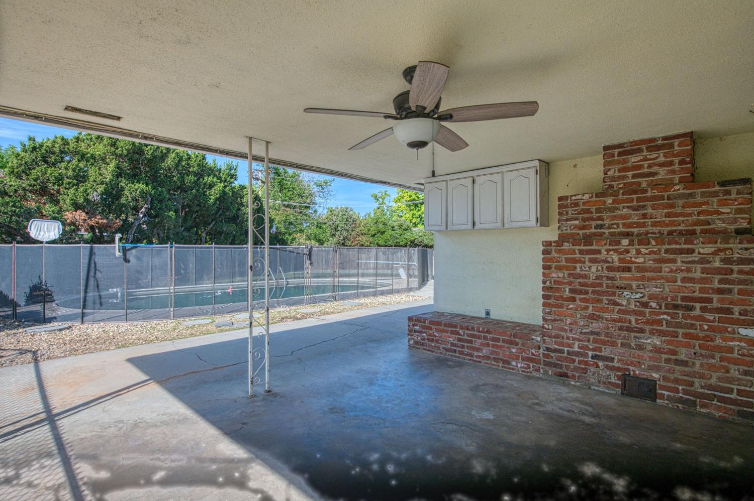 1265 E Portals Ave, Fresno, CA 93710