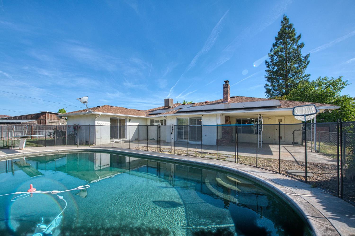 1265 E Portals Ave, Fresno, CA 93710