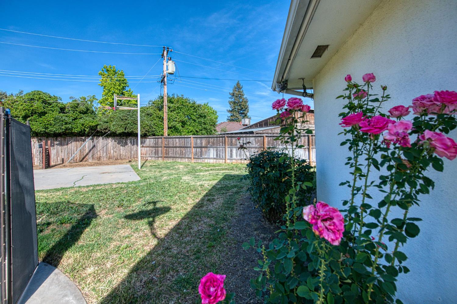 1265 E Portals Ave, Fresno, CA 93710