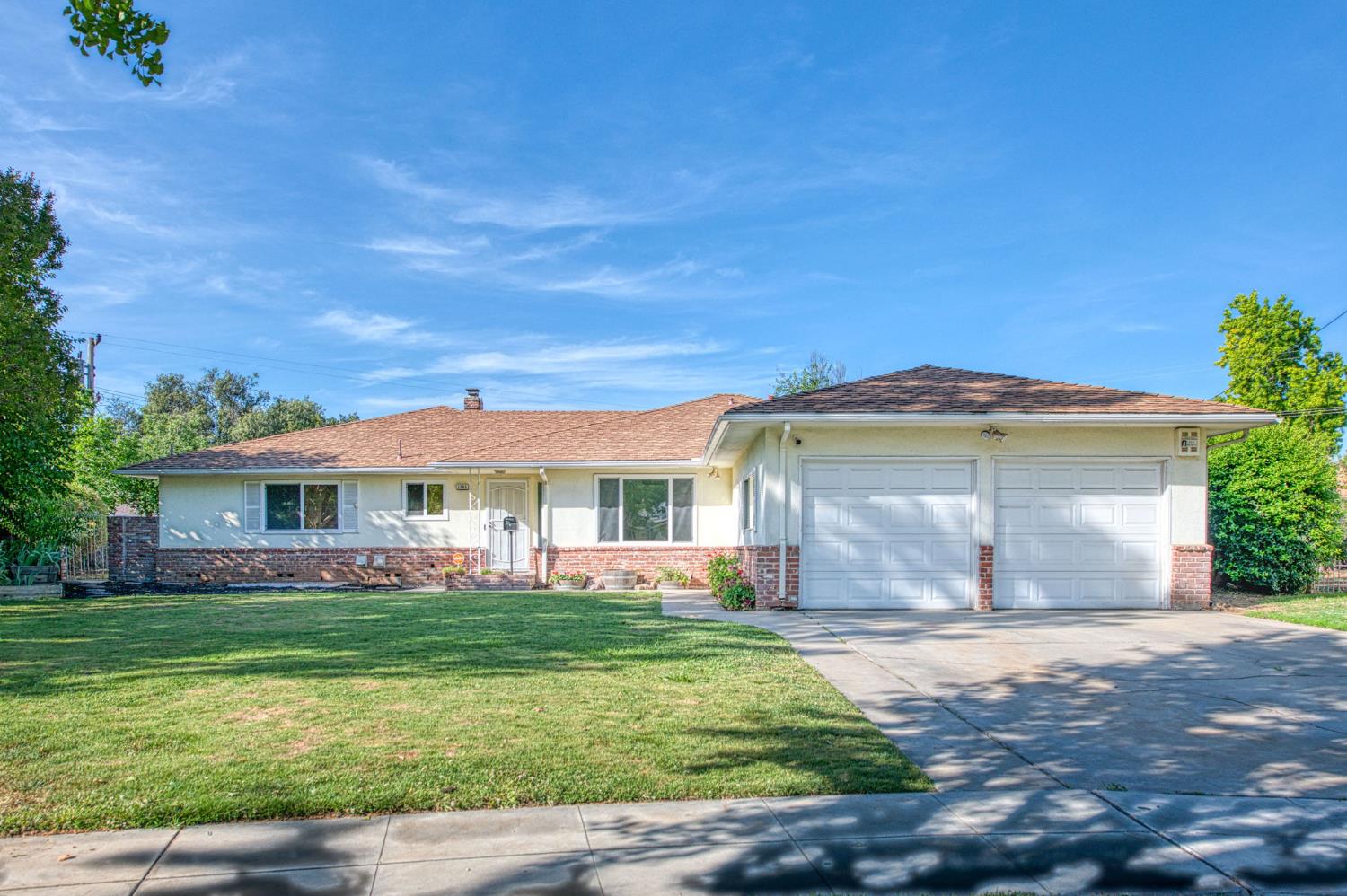 1265 E Portals Ave, Fresno, CA 93710