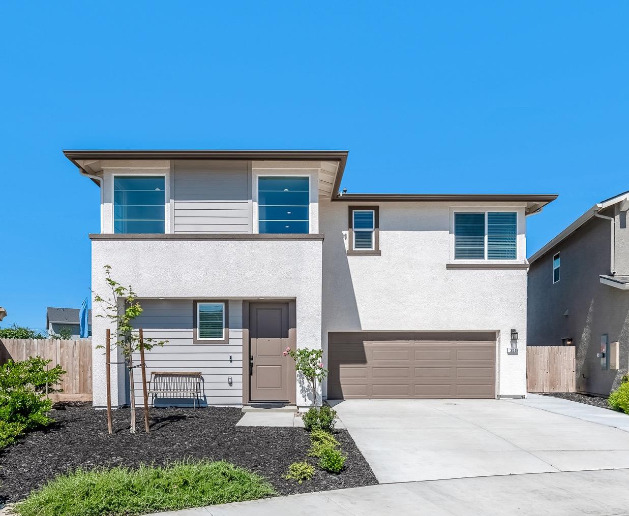 3049 N Dudley St, Visalia, CA 93291