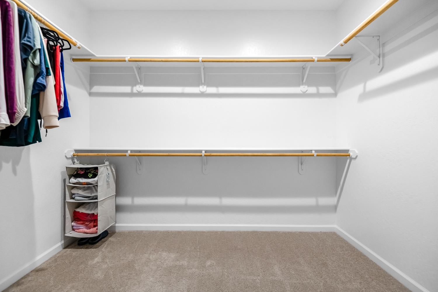 3049 N Dudley St, Visalia, CA 93291