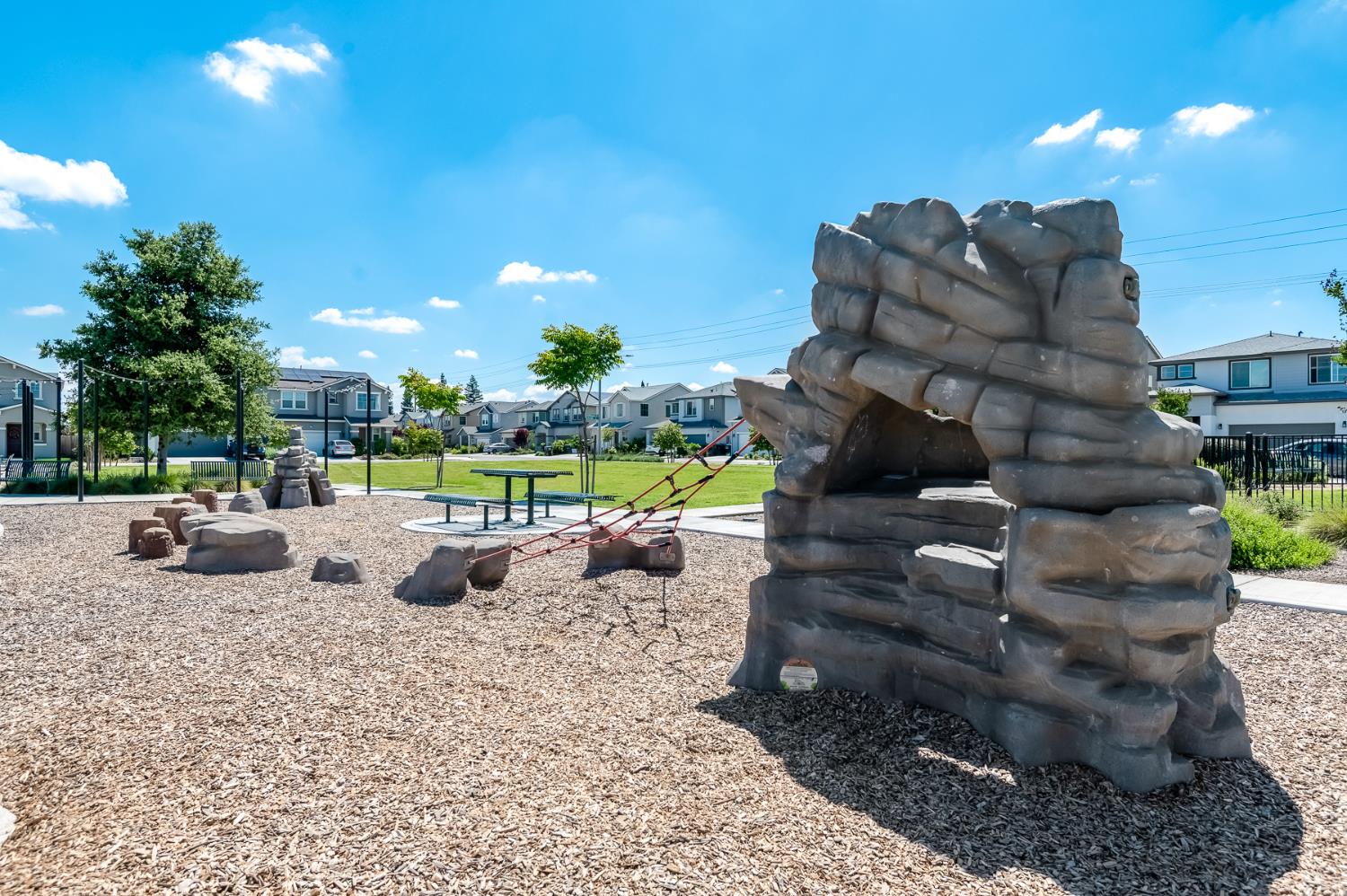 3049 N Dudley St, Visalia, CA 93291