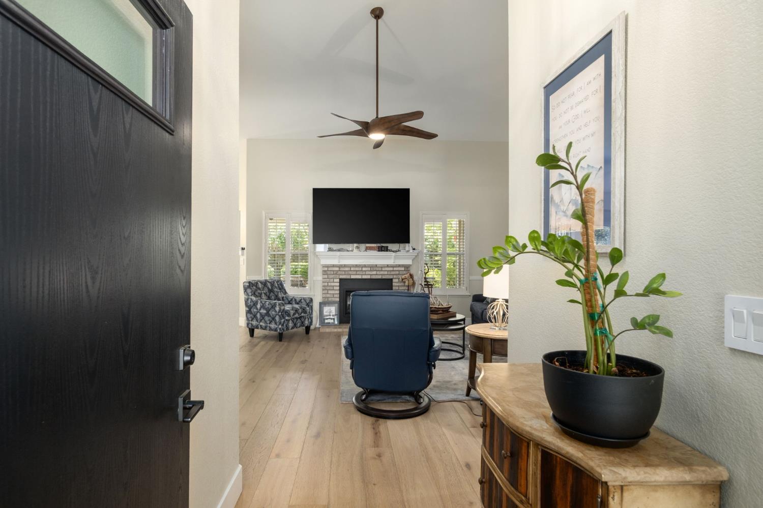 1795 E Turnberry Ave, Fresno, CA 93730