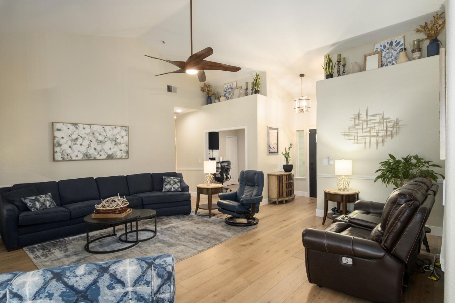 1795 E Turnberry Ave, Fresno, CA 93730