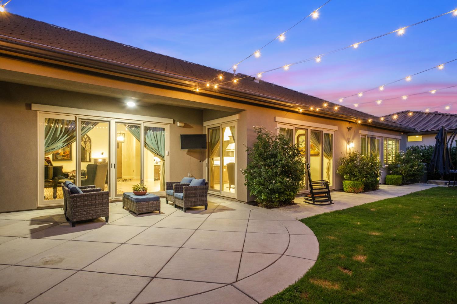 11865 N Ridgeway Dr, Fresno, CA 93730