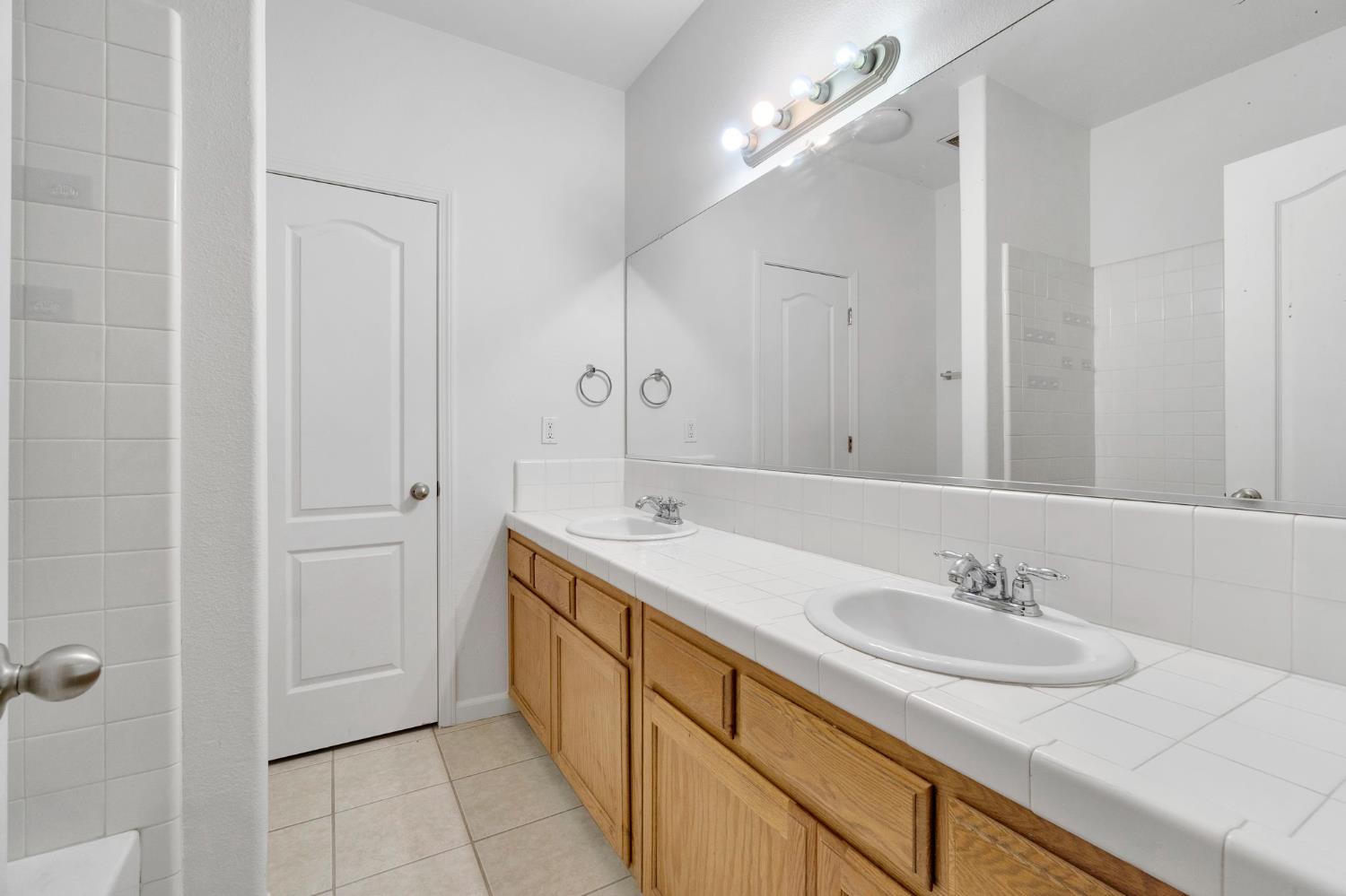 4681 W Morris Ave, Fresno, CA 93722