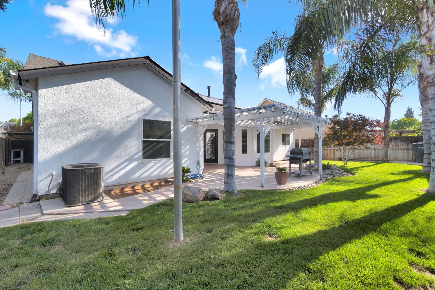 4681 W Morris Ave, Fresno, CA 93722