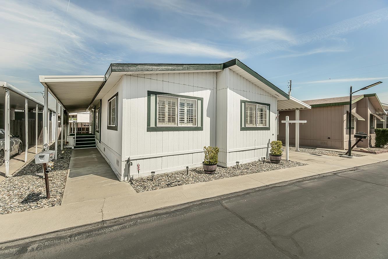 1551 6th Ave #35, Kingsburg, CA 93631