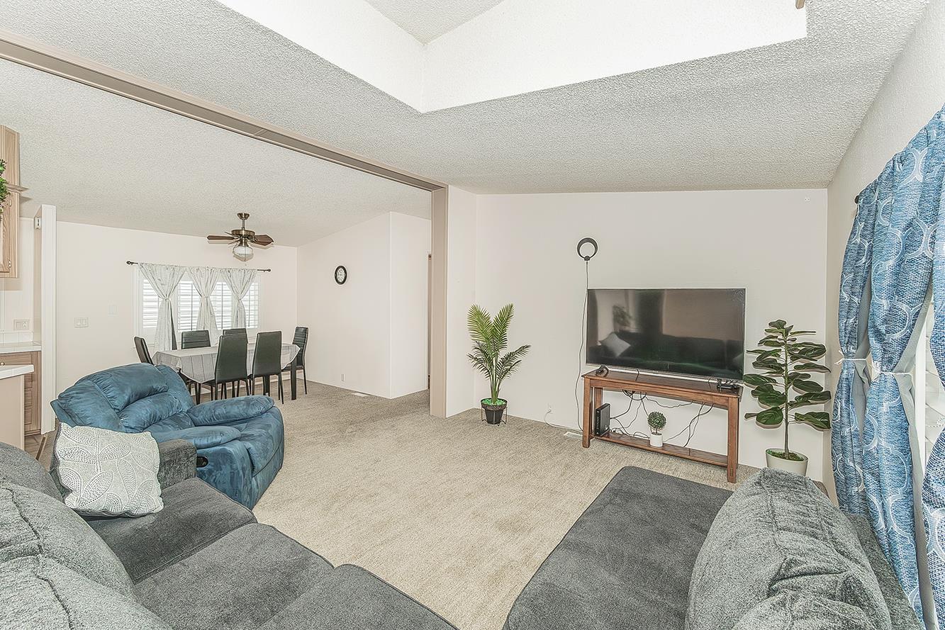 1551 6th Ave #35, Kingsburg, CA 93631