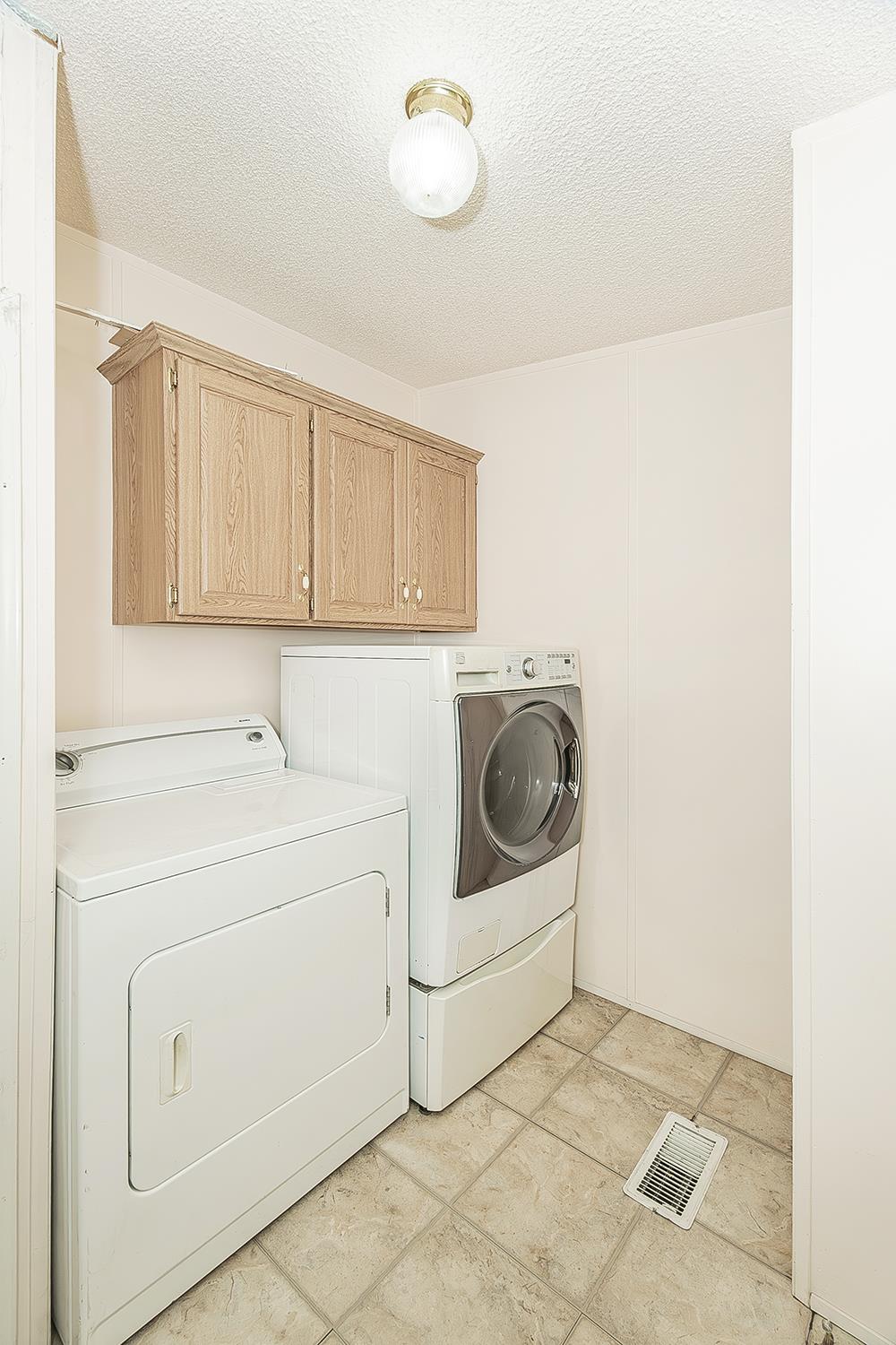 1551 6th Ave #35, Kingsburg, CA 93631