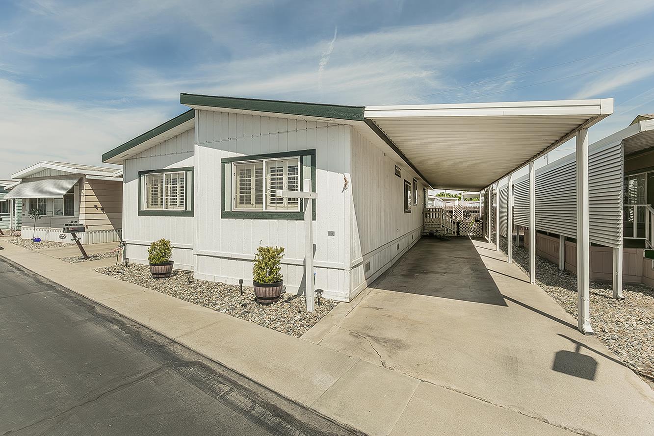 1551 6th Ave #35, Kingsburg, CA 93631