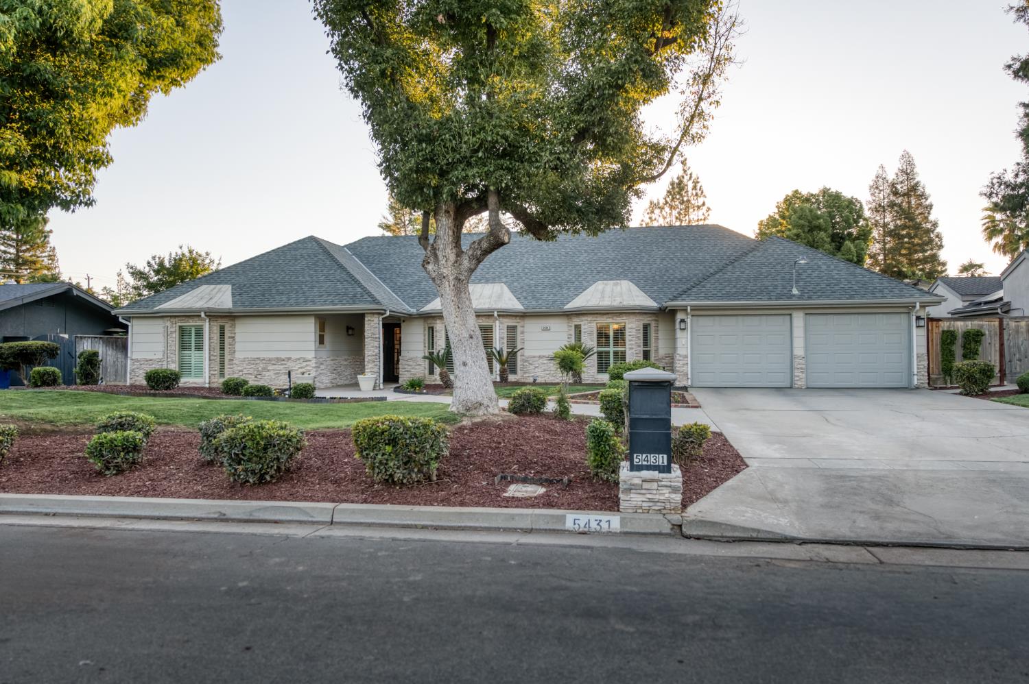 5431 N Kavanagh Ave, Fresno, CA 93711
