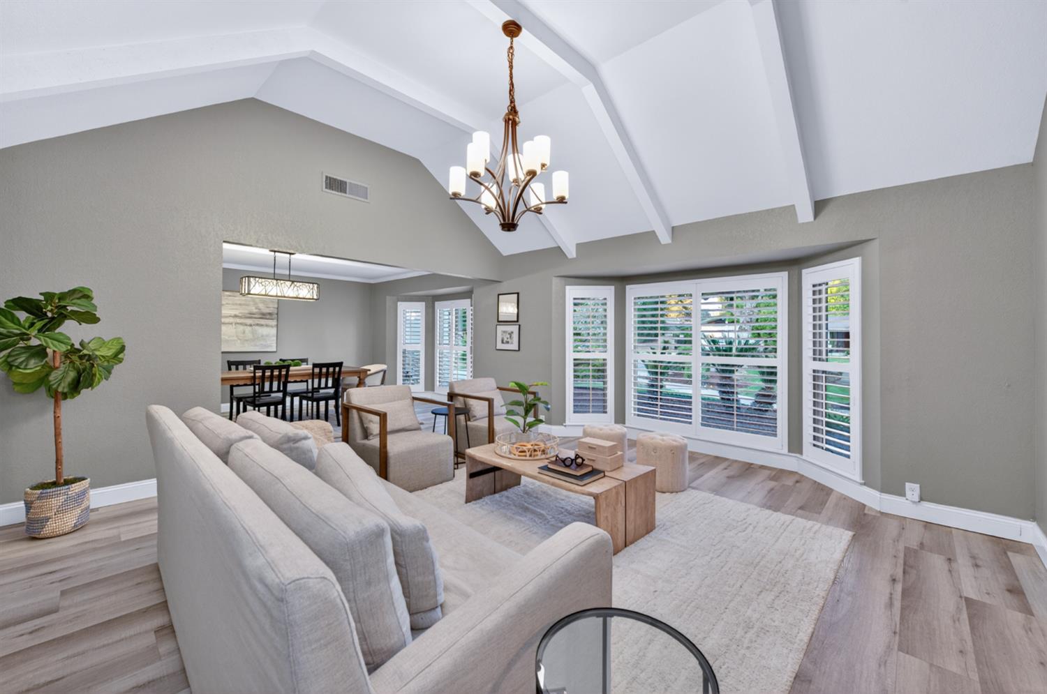 5431 N Kavanagh Ave, Fresno, CA 93711