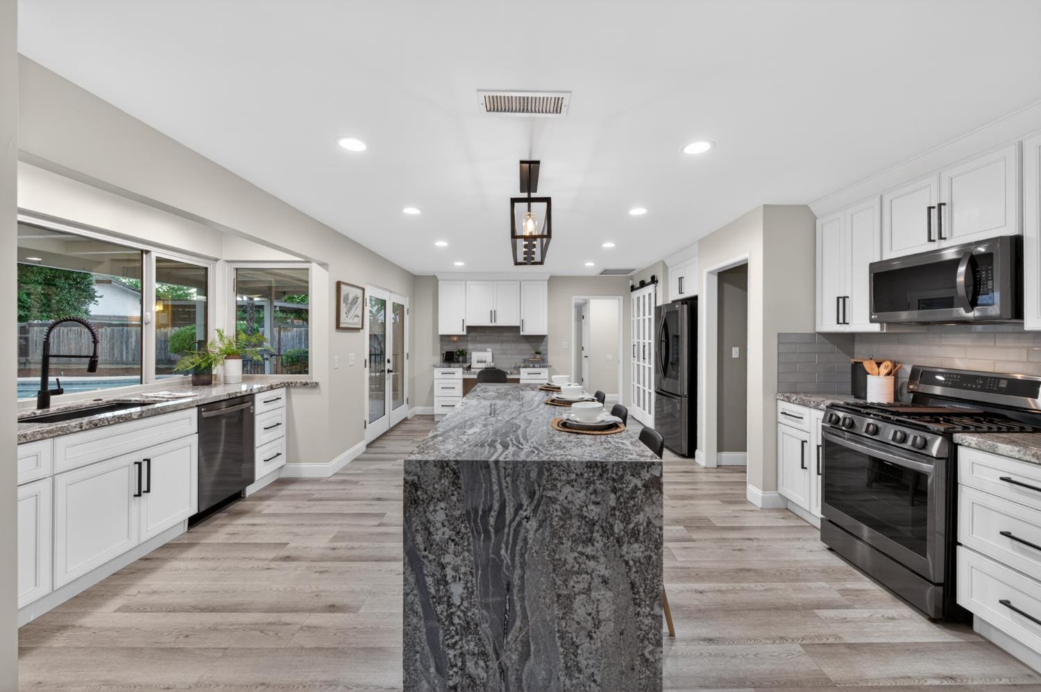 5431 N Kavanagh Ave, Fresno, CA 93711