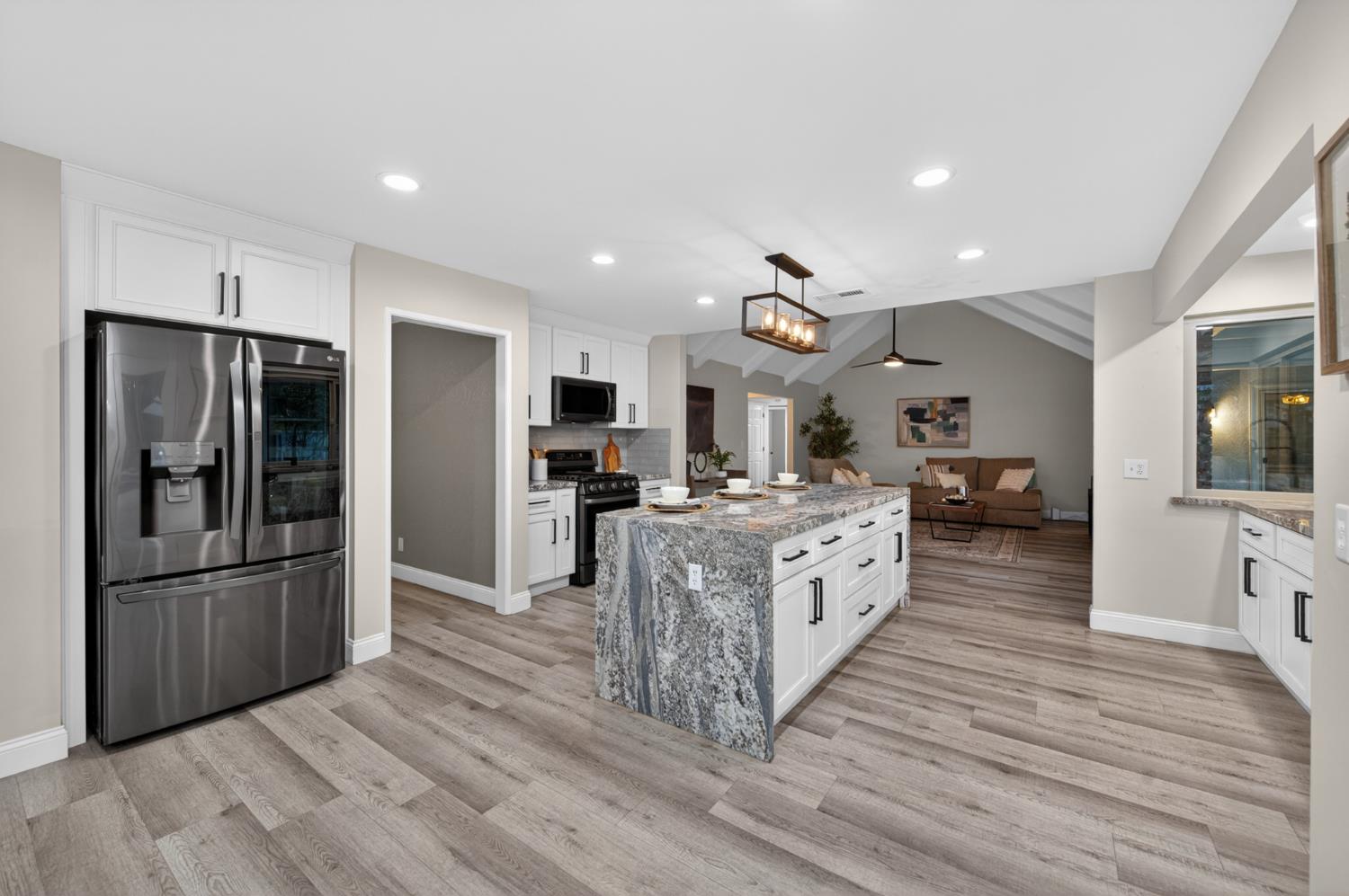 5431 N Kavanagh Ave, Fresno, CA 93711