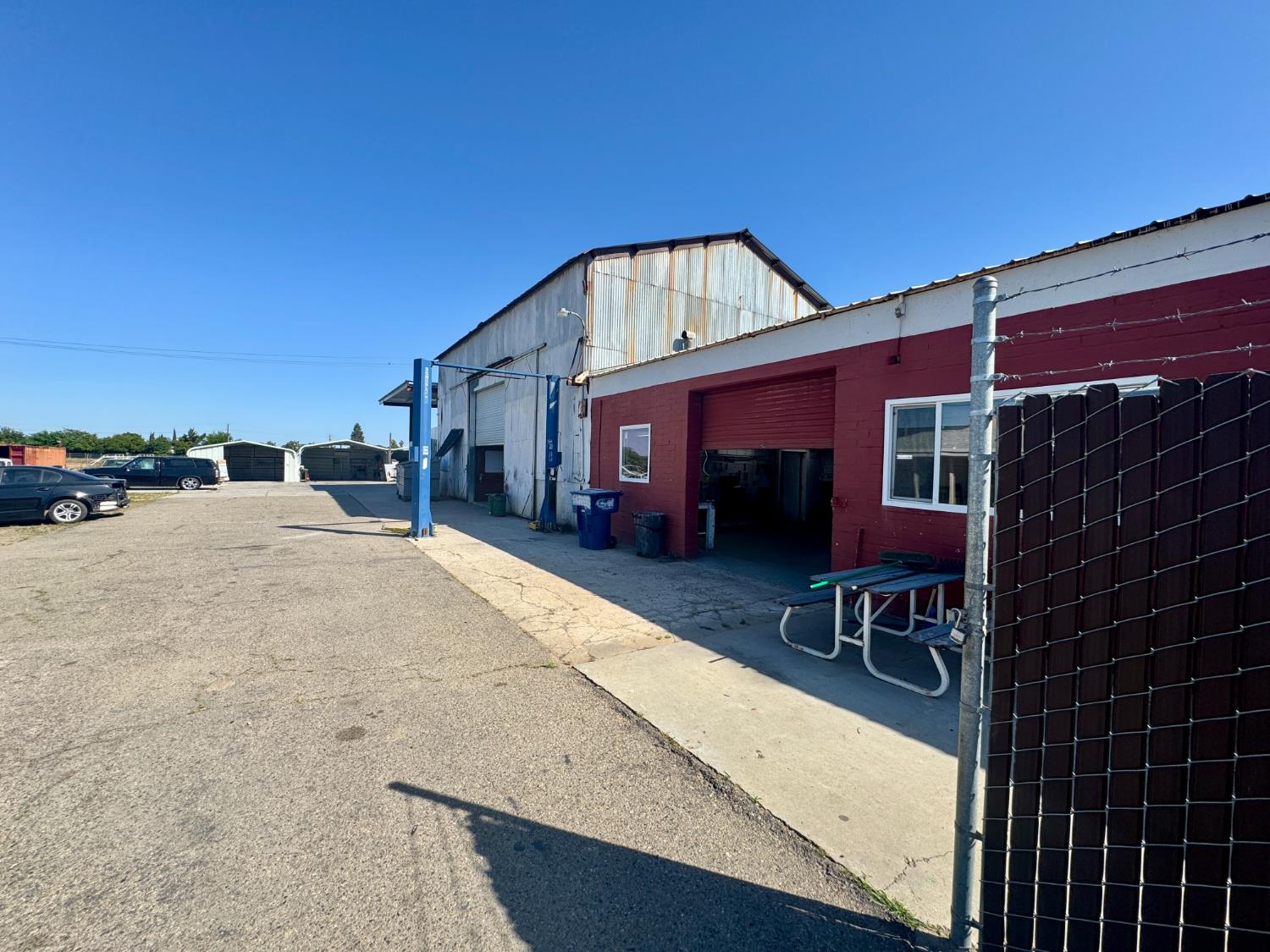 1217 E Yosemite Ave, Madera, CA 93638