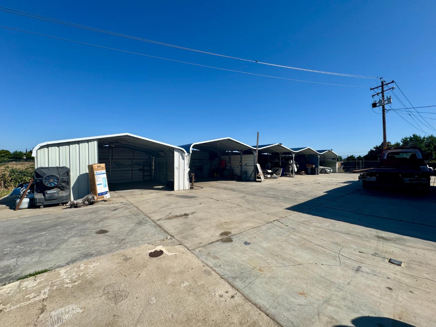 1217 E Yosemite Ave, Madera, CA 93638