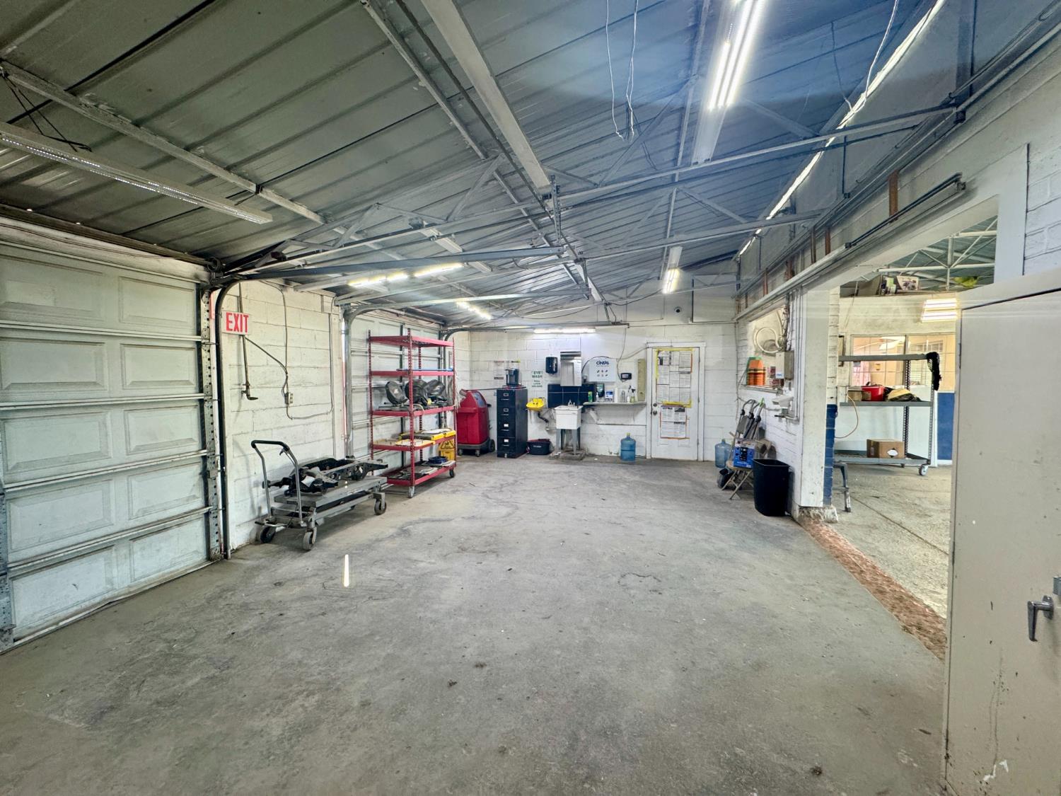 1217 E Yosemite Ave, Madera, CA 93638