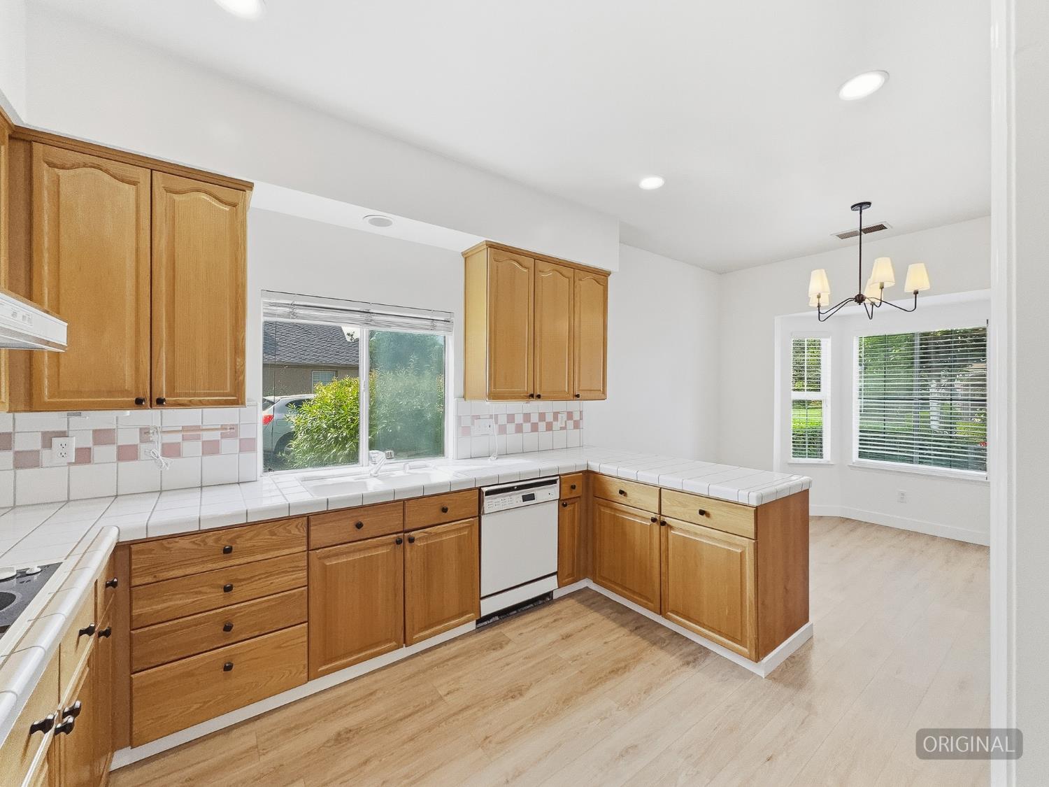 6624 N Wembley Dr, Fresno, CA 93711