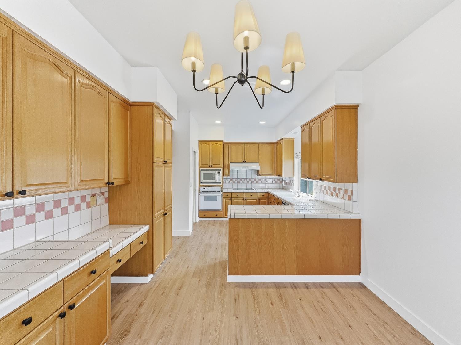 6624 N Wembley Dr, Fresno, CA 93711