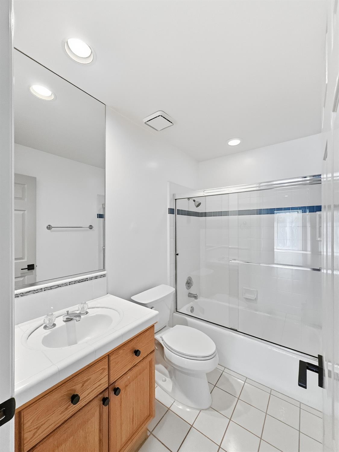 6624 N Wembley Dr, Fresno, CA 93711