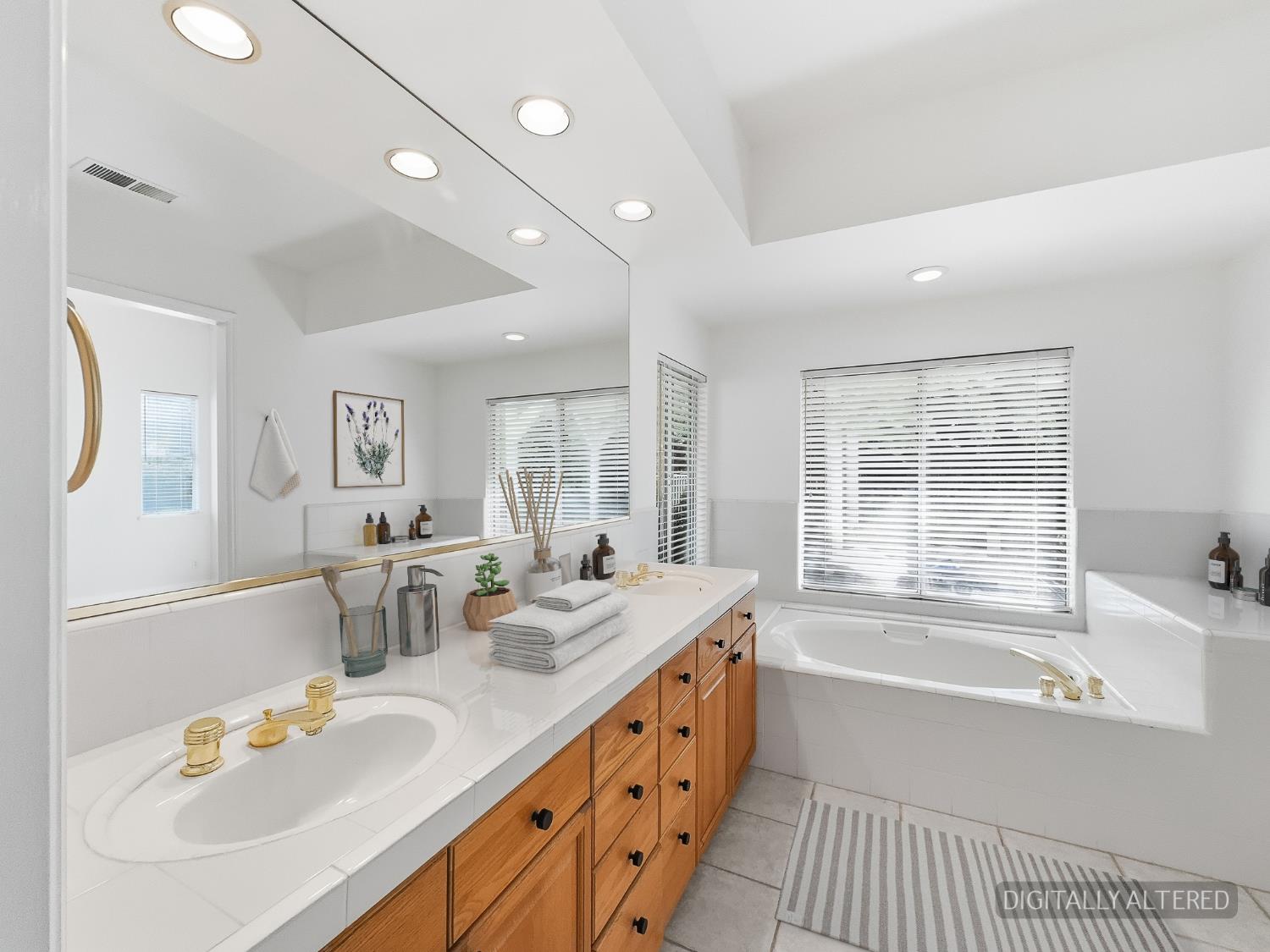 6624 N Wembley Dr, Fresno, CA 93711